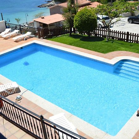 Apartamentos Sinas Playa Raxo Luaran gambar