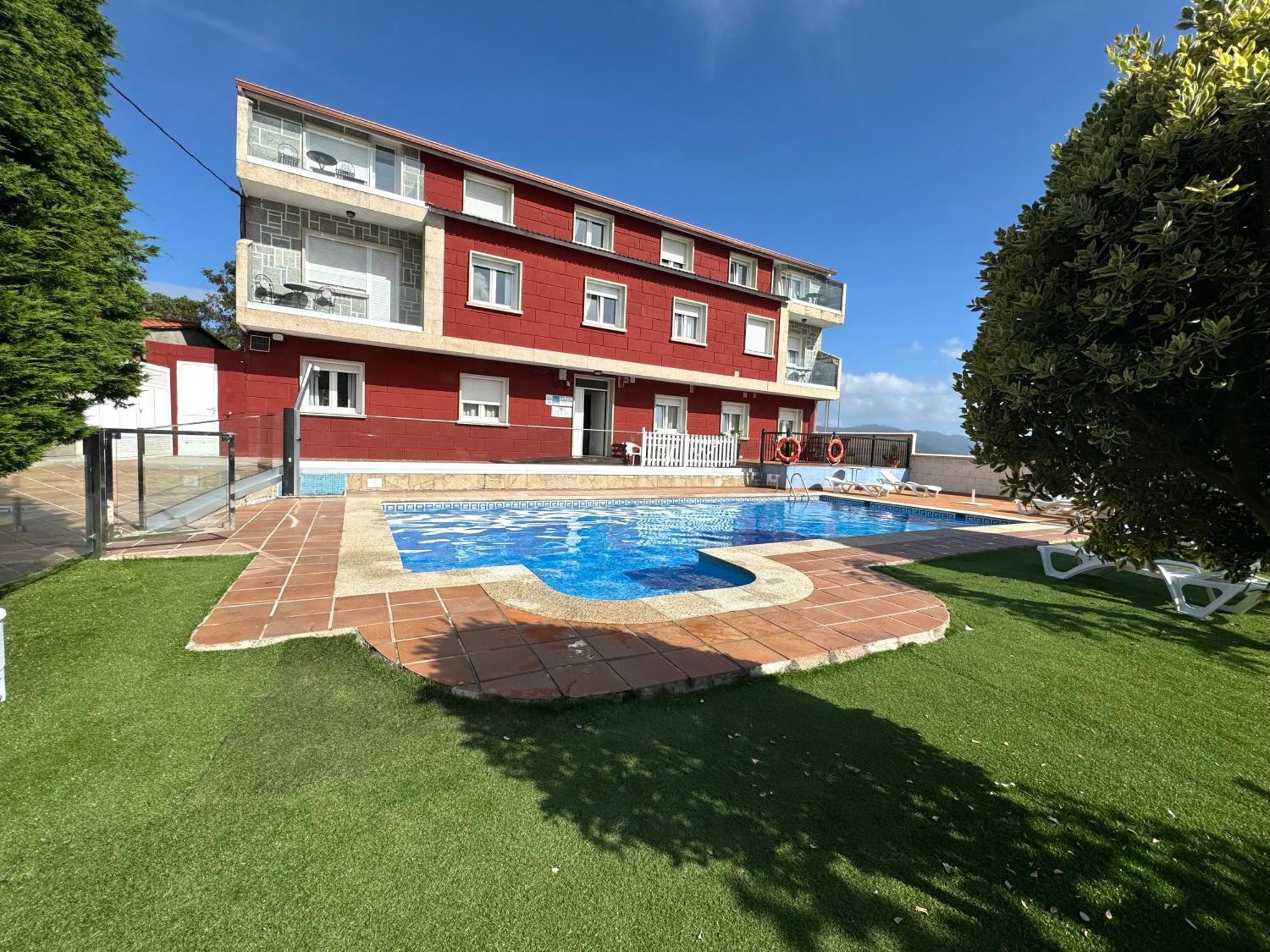 Apartamentos Sinas Playa Raxo Luaran gambar